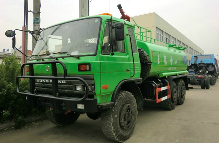 山區(qū)沙漠專用6驅(qū)東風灑水車(運水車)