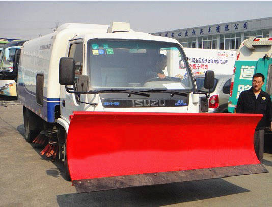 五十鈴鏟雪<a href=http://zsjsy.cn/saoluche/ target=_blank class=infotextkey>掃路車</a>