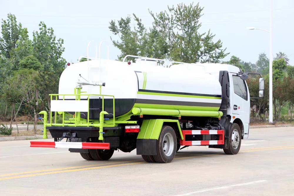 新款國(guó)六9-10方東風(fēng)凱普特灑水車(chē)圖片4